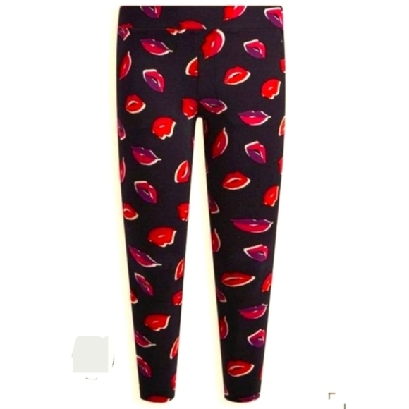 ❤NWT TORRID LEGGING LIPS PRINT - FULL LENGTH COMFORT WAIST - PLUS SIZE - Picture 3 of 8